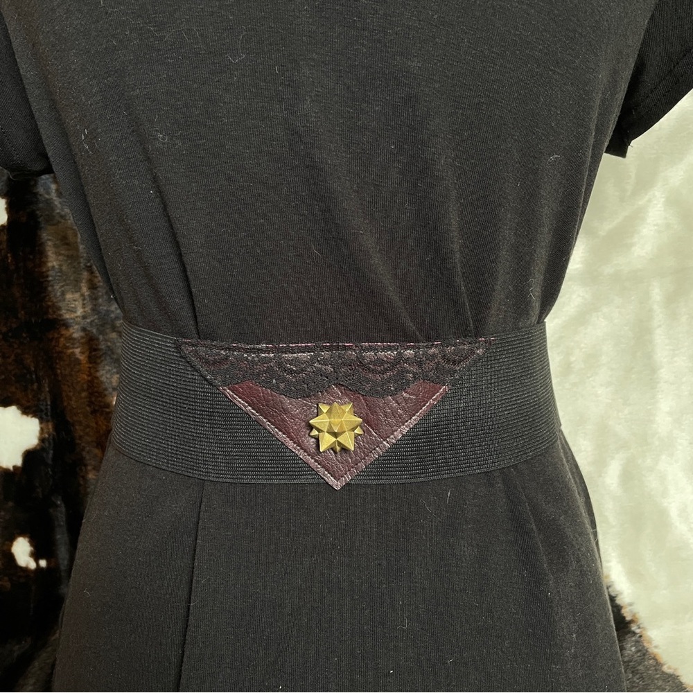 Women’s high-waisted belt